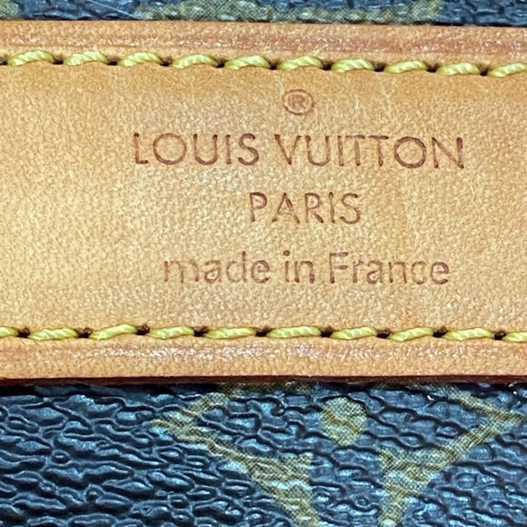 Authentic Louis Vuitton Monogram Pet Carrier 40 - Picture 11 of 11
